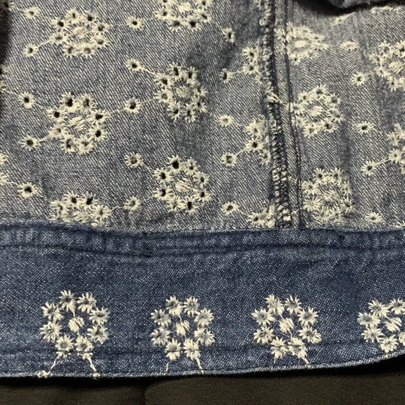 Denim&Co ~ Blue and White Patterned Jacket (XL) - Picture 11 of 14